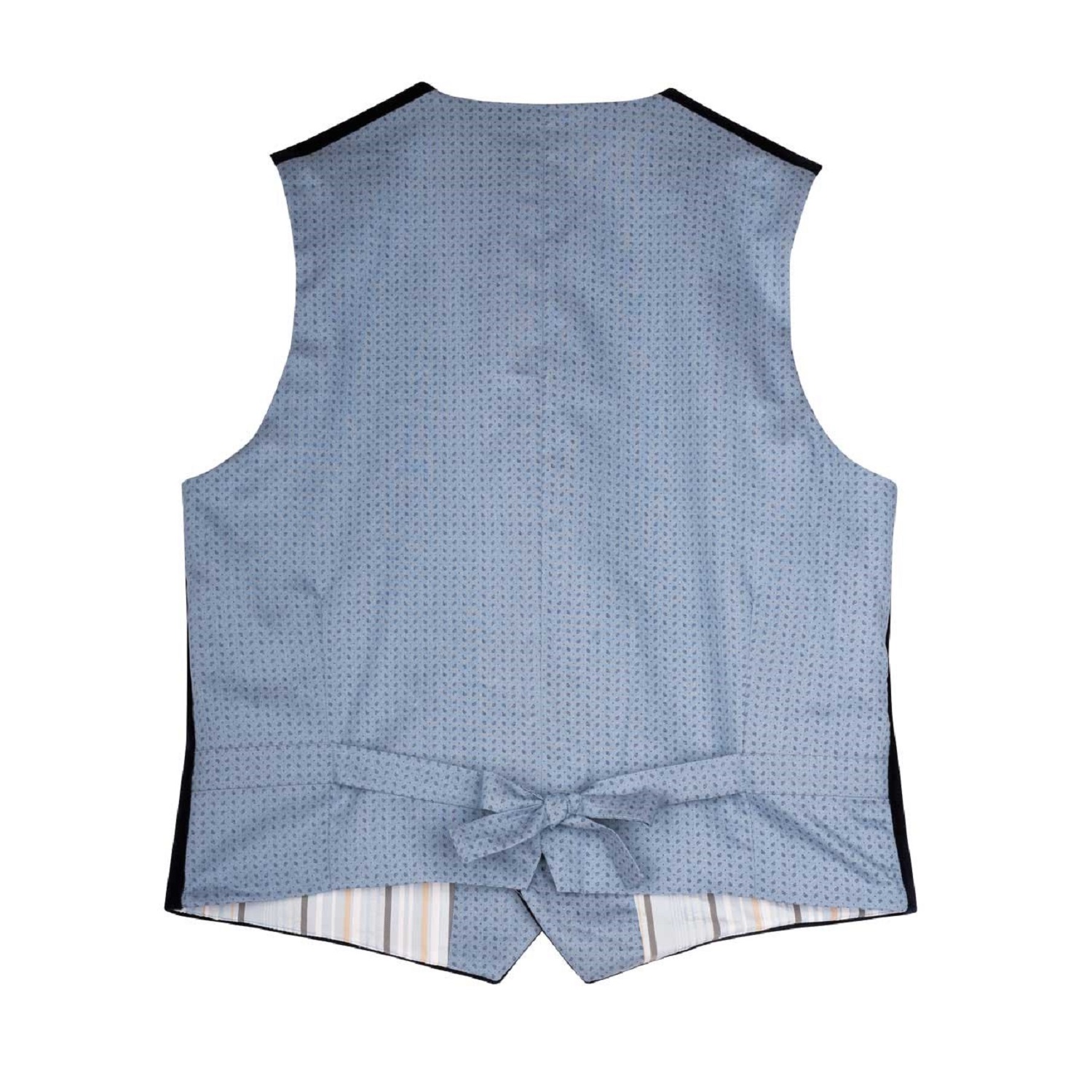 Rückansicht der HB Trachtenweste Aloisius in Hellblau mit feinem Muster und verstellbarer Rückenschließe in Schleifenform.