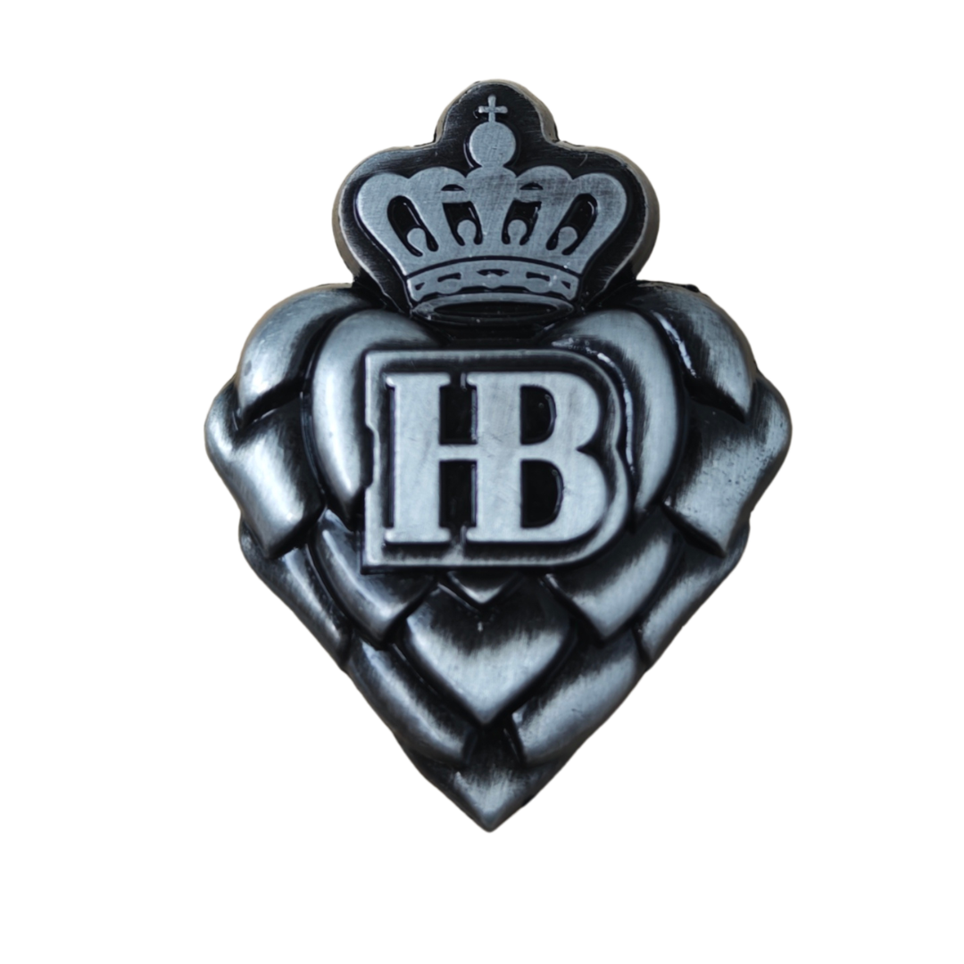 Brauerei Pin mit HB Emblem in Antique silber und Antique brass