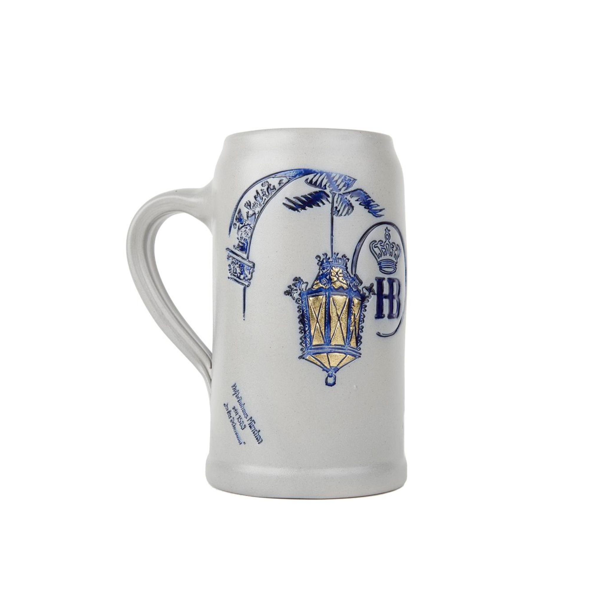 Steinkrug mit Henkel und blau-goldenen Laternenmotiv sowie Hofbräuhaus-Logo.